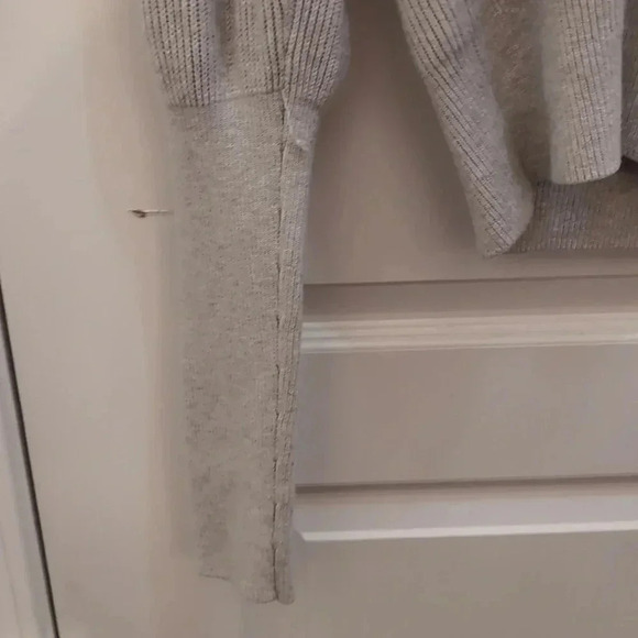 FREE PEOPLE Womens Allure Pullover V-Neck Sweater - Picture 4 of 8